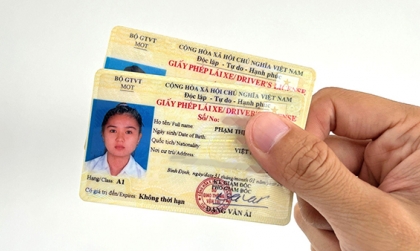 Nghị định 168 - Lỗi trừ 2 điểm GPLX: Điều khiển xe máy, mô tô sử dụng giấy phép lái xe không hợp lệ